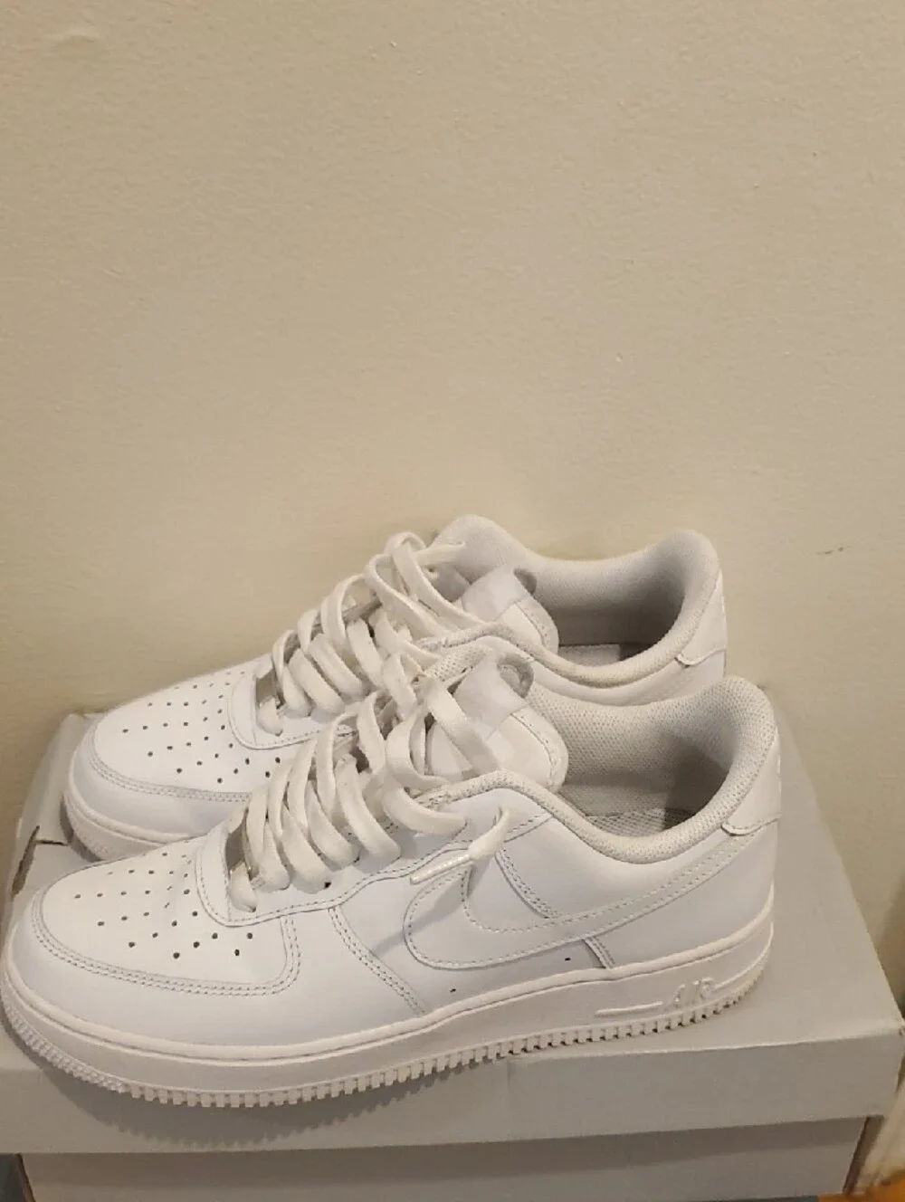 NIKE AIR FORCE 1 White Men's / UNISEX SNEAKERS